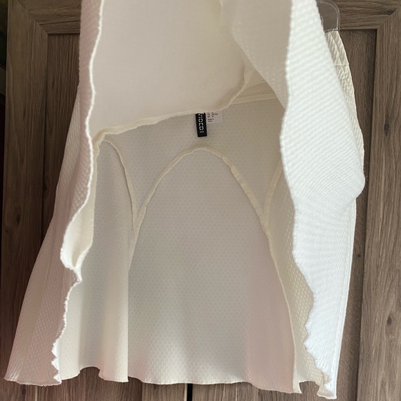 H&M DIVIDED white skirt - Picture 4 of 4